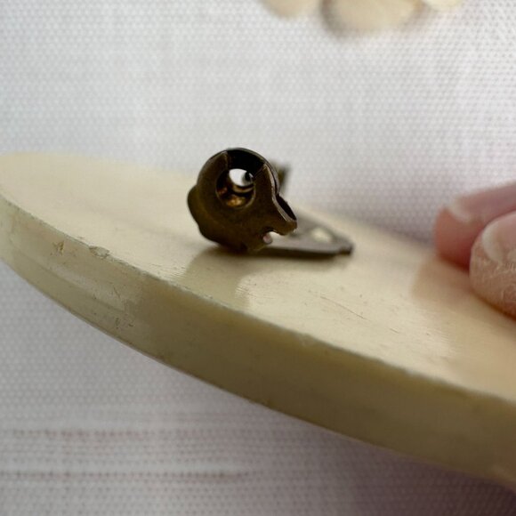 Vintage Celluloid Brooch Victorian Woman Transferware Cameo Oval 2.25" x 1.75" - Picture 7 of 9